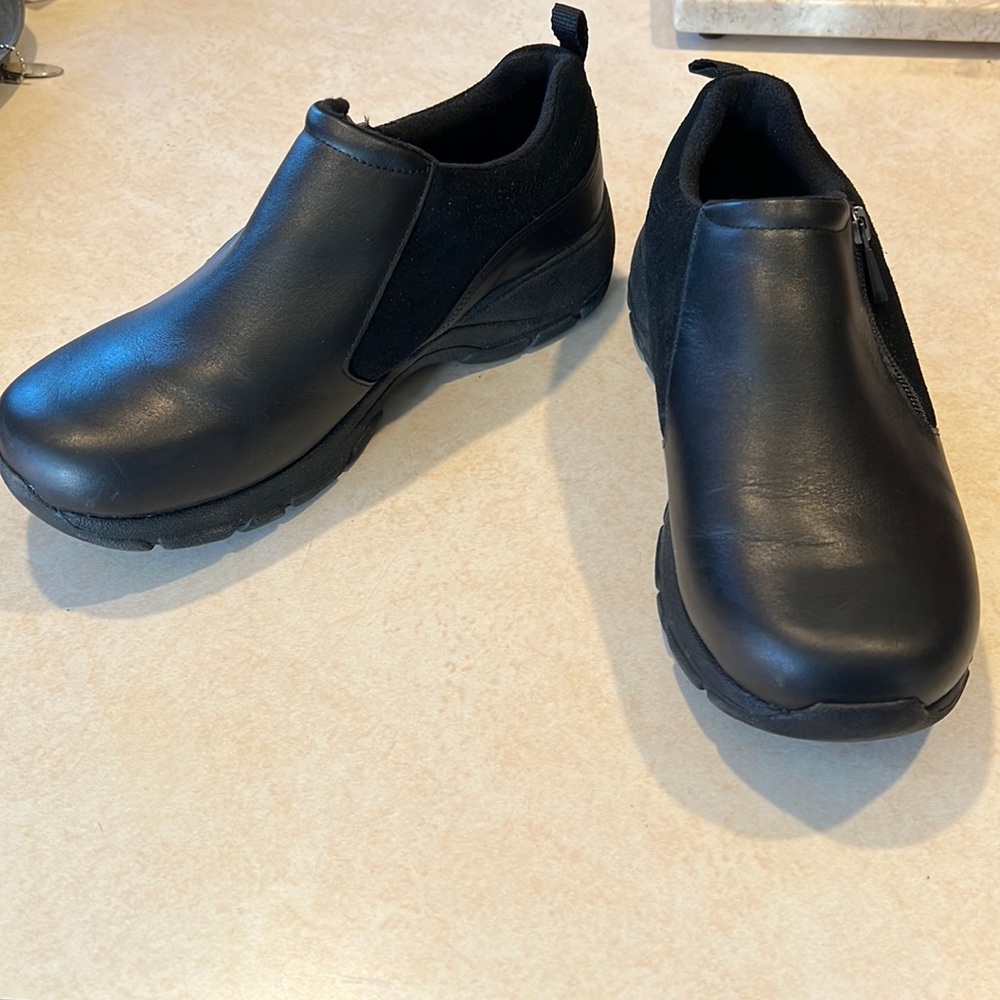 NWOT LANDS END shoe 9.5D